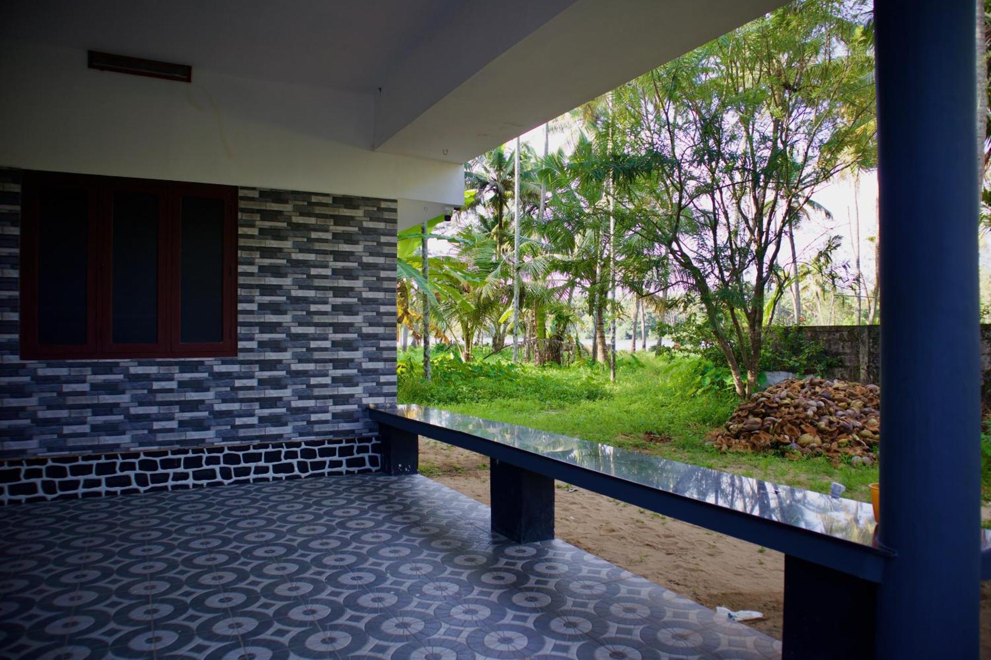 Ambili Riverfront Villa With Party Hall Irimbranallur Extérieur photo